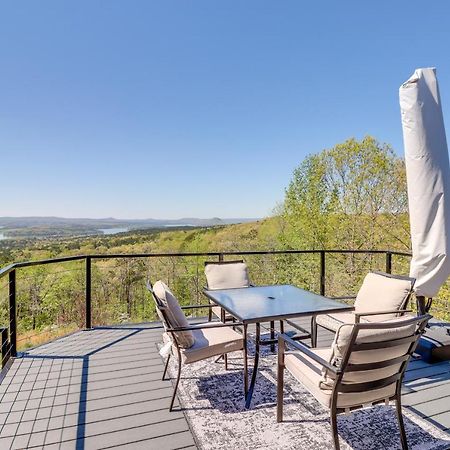 Charming Edgemont Home With Deck And Lake Views! Fairfield Bay Exteriér fotografie