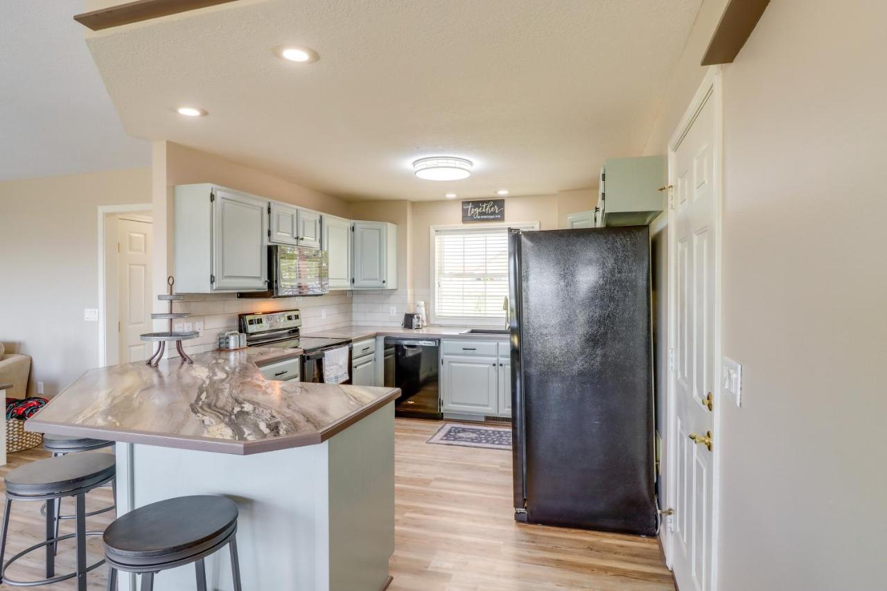 Charming Edgemont Home With Deck And Lake Views! Fairfield Bay Exteriér fotografie
