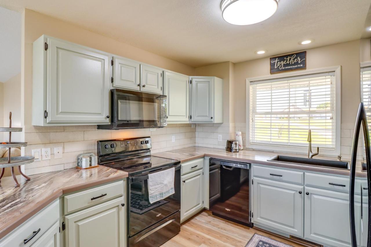 Charming Edgemont Home With Deck And Lake Views! Fairfield Bay Exteriér fotografie