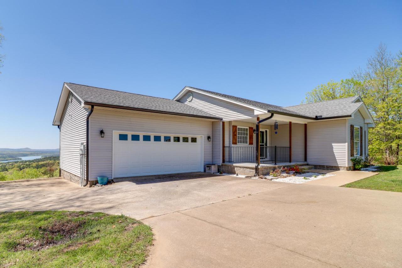 Charming Edgemont Home With Deck And Lake Views! Fairfield Bay Exteriér fotografie