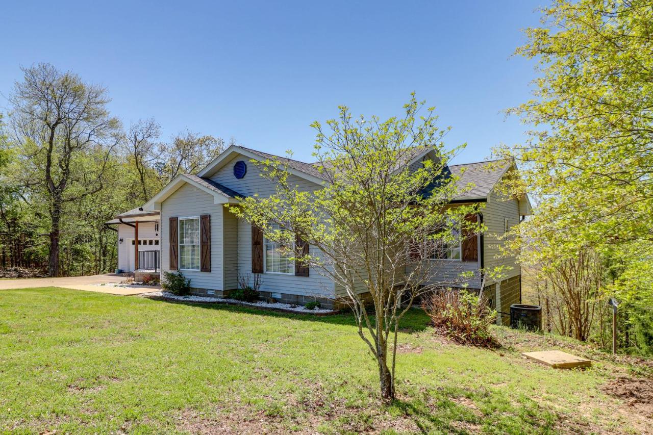 Charming Edgemont Home With Deck And Lake Views! Fairfield Bay Exteriér fotografie
